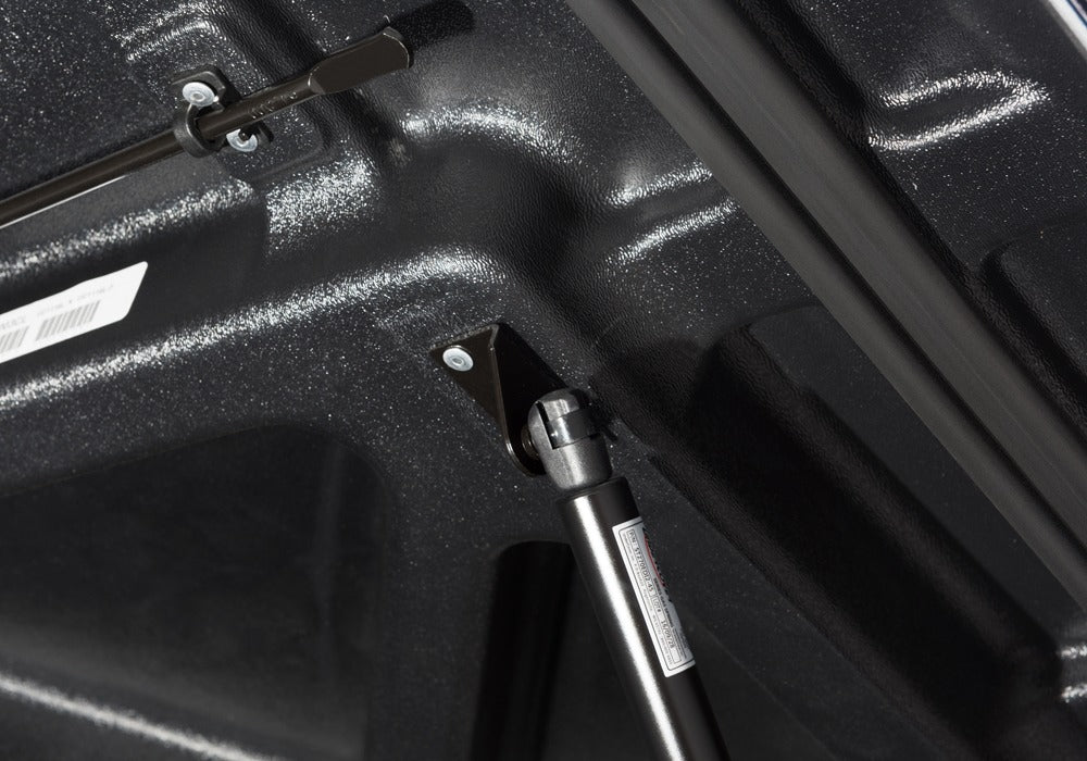 Undercover Uc2216l-Yz Tonneau Cover||uc_Lux_Chevy_2017_Blue_Detail_Proprod.Jpg||89||u192216lyz||968978
