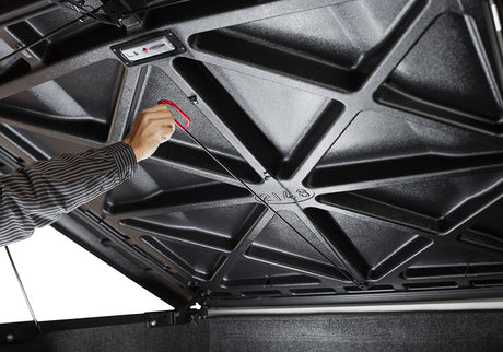 Undercover Uc4168 Tonneau Cover||uc_Elite_Coverdetail_Cargoretriever01.Jpg||86||u19uc4168||1472287