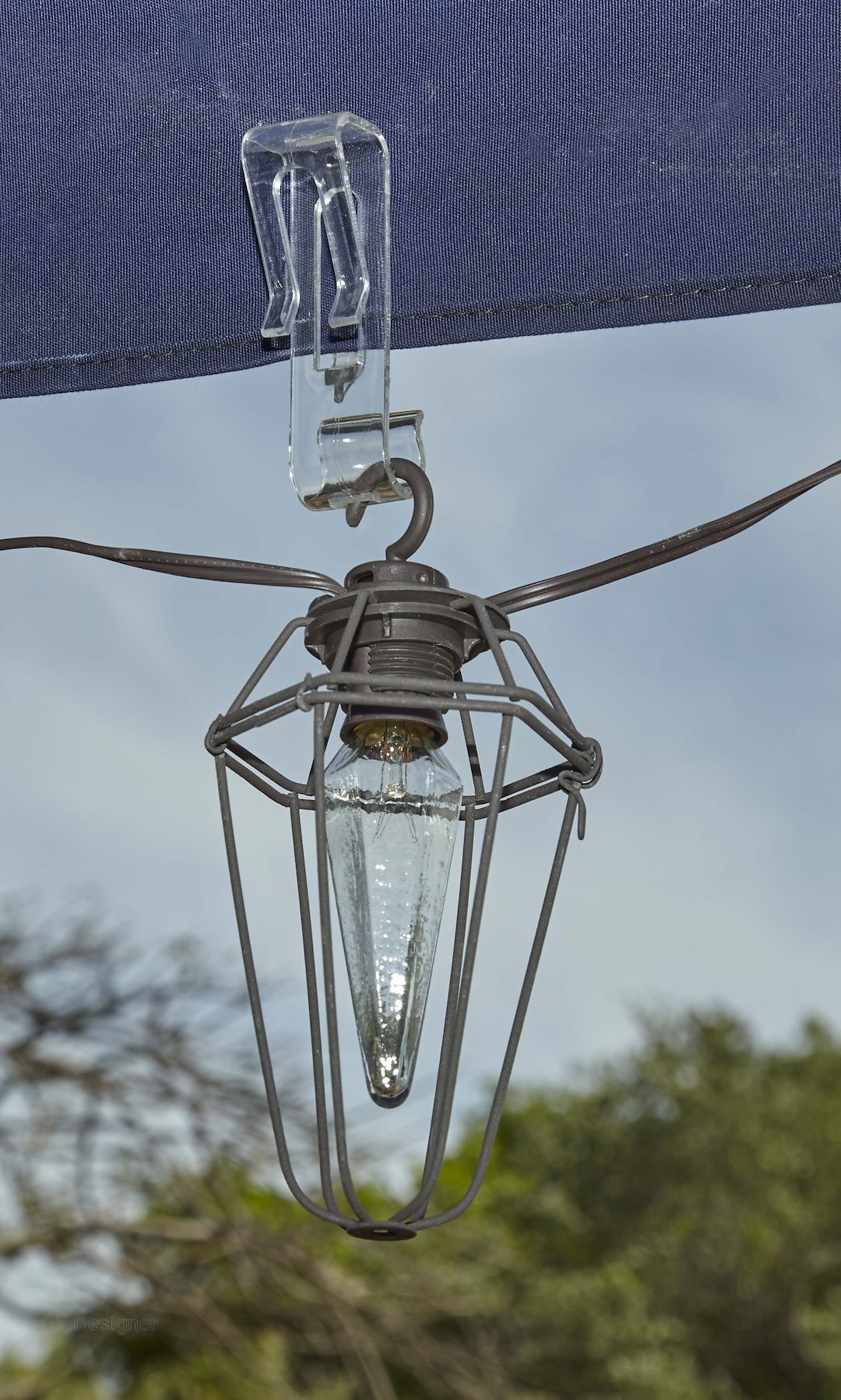 Rv Designer M125 Multi Purpose Clip||m125 In Use_Hook Lightwebready.Jpg||91||r6rm125||1462258