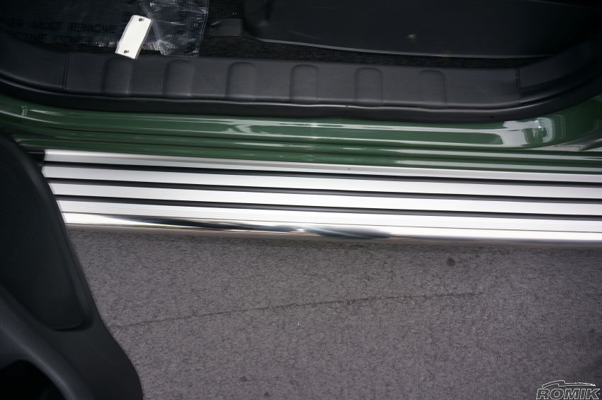 Product of Romik USA 21823418 RB2-T Series Running Board 