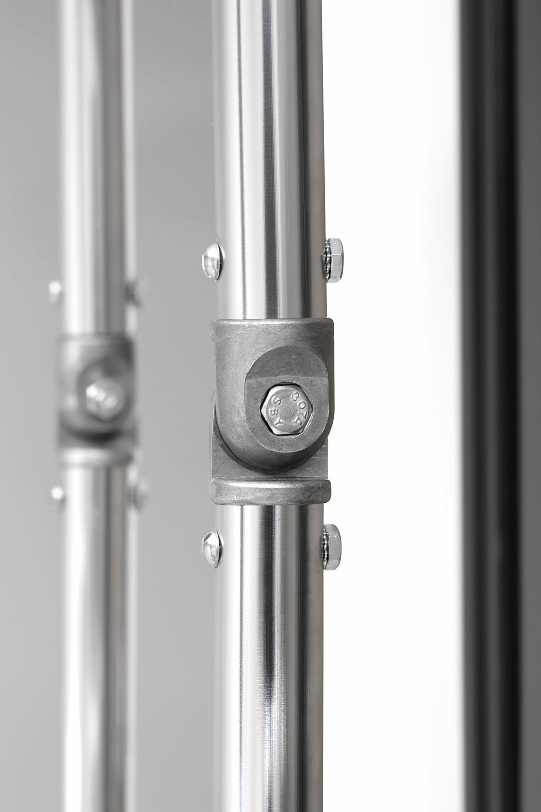 Surco Products 501l Rv Ladder||ladder Hinge Close Up Straight.Jpg||87||s50501l||1763545