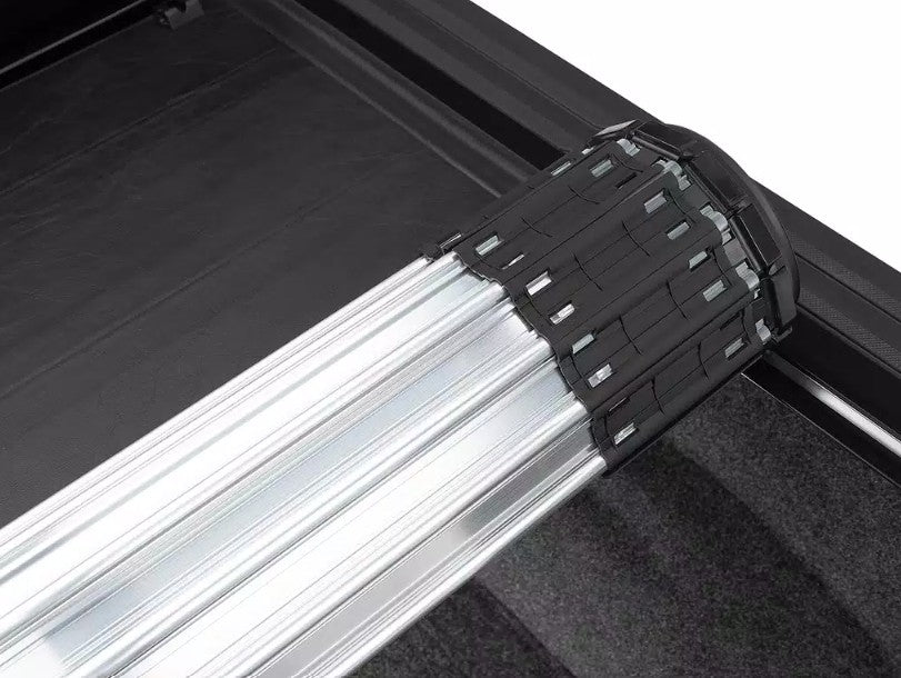 Bak Industries 39338 Tonneau Cover||revolverx2_Tonneau Cover_14.Jpg||95||b6539338||1766441