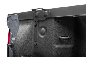 Extang 88445 Tonneau Cover||ex_Solid_Fold_Alx_22-Silverado_Detail_02.Jpg||95||e1888445||1588532