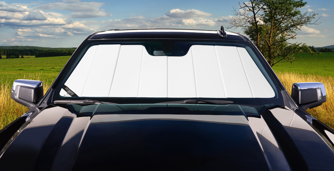Covercraft Uvd12006whuvd002 Windshield Shade||uvd12006whuvd002_2.Png||87||c5912006vd002||2213281