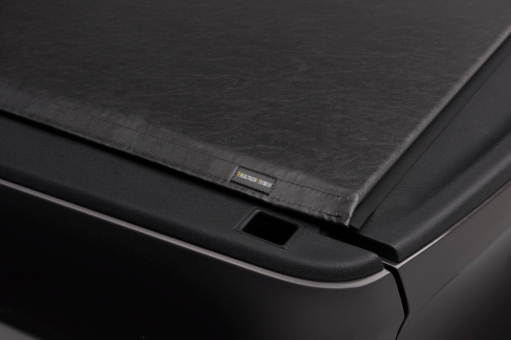 Truxedo 746901 Tonneau Cover||tx_Deuce_16ram-Gray_Details_01badge_Rt.Jpg||89||t70746901||1541581