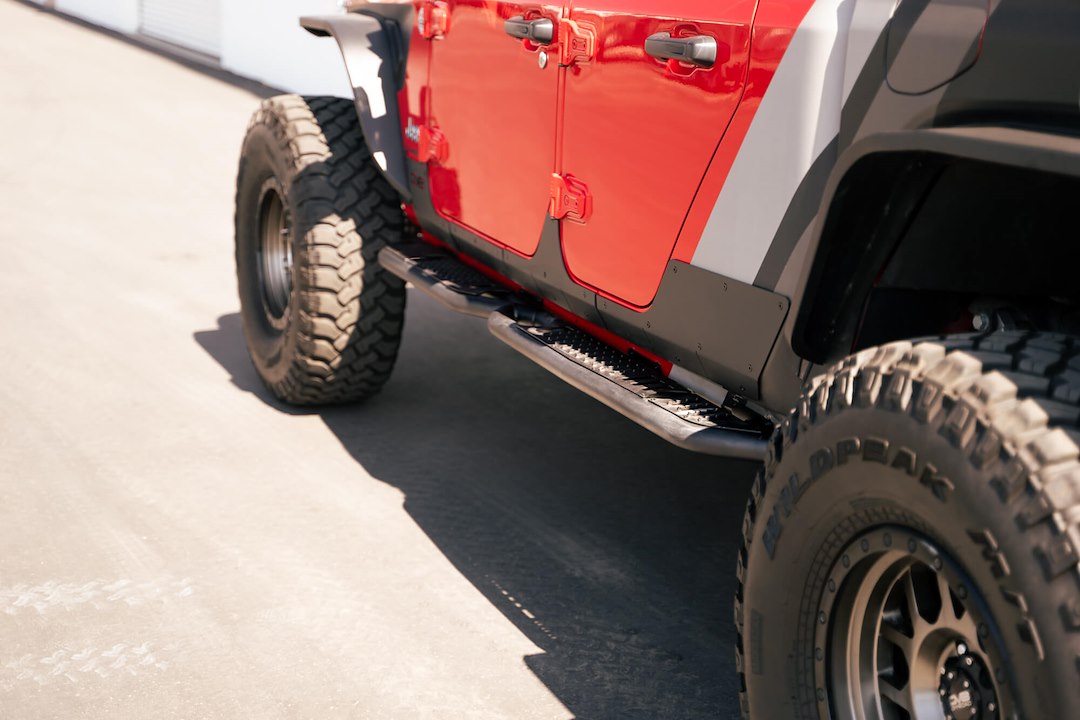 Dv8 Offroad Srgl-08 Nerf Bar||2020-2023-Jeep-Gladiator-Jt-Oe-Plus-Side-Ste_Installed-2.Jpg||95||dv8srgl08||1629223
