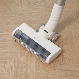 Magic Chef Mcvpro+mcvtower Vacuum Cleaner||cordless Vacuum Inuse.Jpg||88||mgcmcvpromcvt||1721871