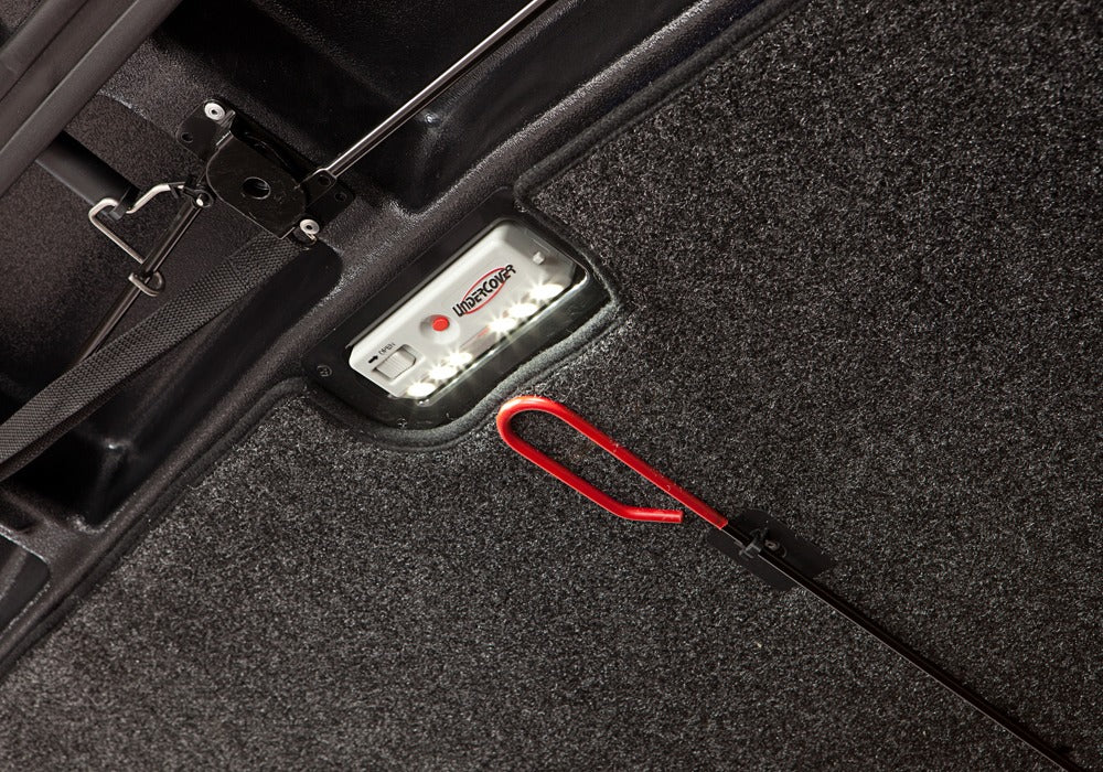 Undercover Uc1238l-G1w Tonneau Cover||uc_Elitelx_Ford_Red_Detail_Cargoretriever.Jpg||87||u191238lg1w||977454