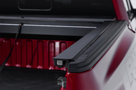 Roll-N-Lock Bt220a Tonneau Cover||rnl_A-Series_Details02rail.Jpg||86||r75bt220a||1346038