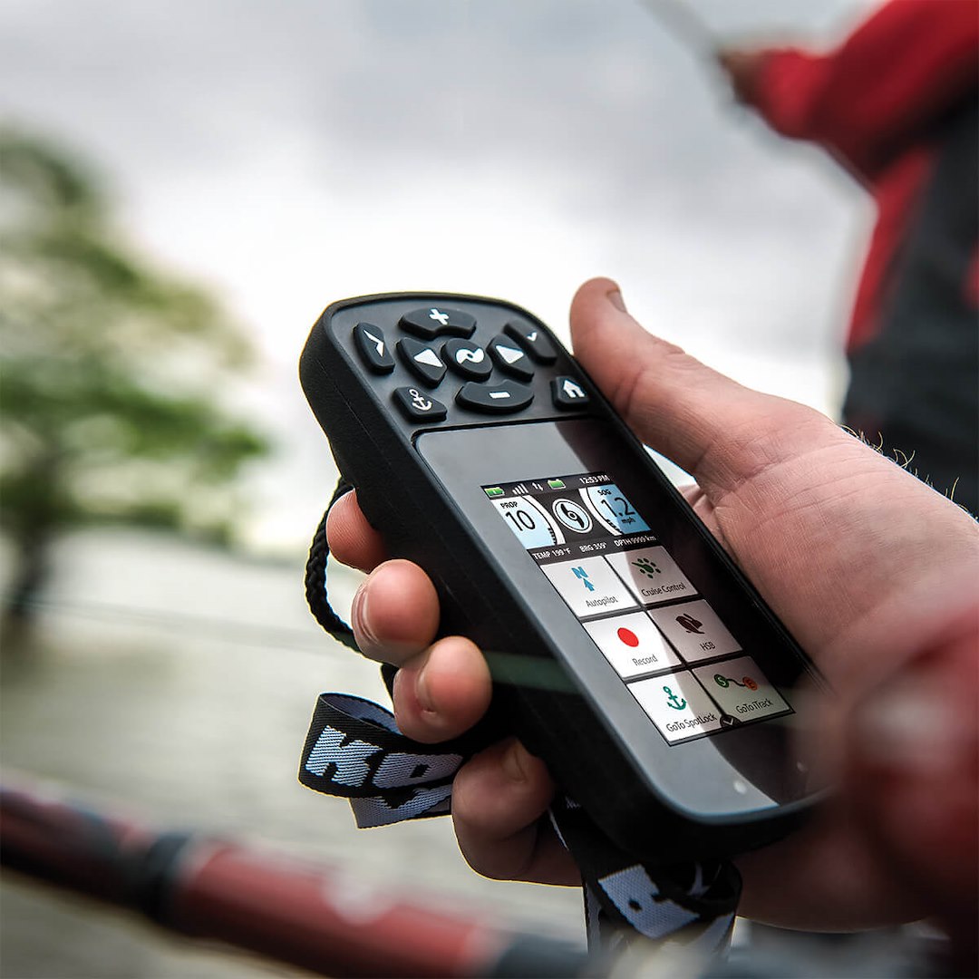 Minn Kota 1866650 Trolling Motor Remote Control||mk_1866650_I-Pilotlinkremote_Lifestyle1.Jpg||91||min1866650||981775