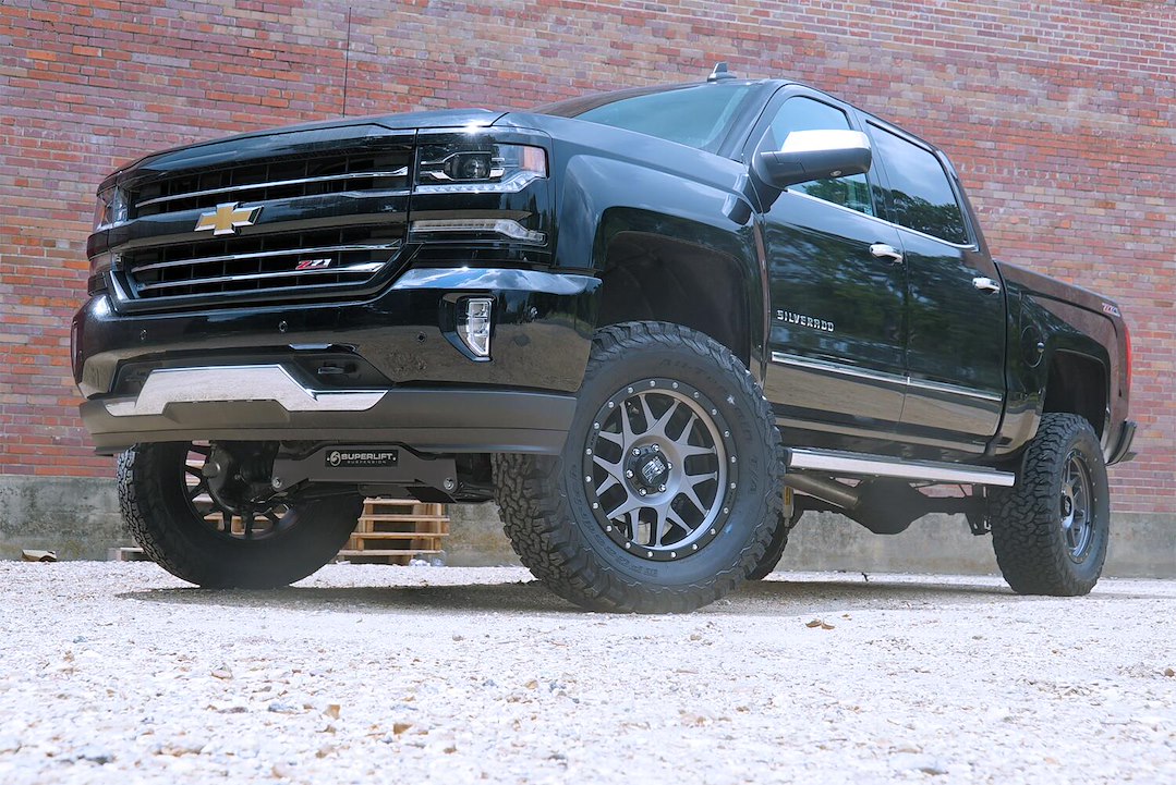Product of Superlift K162FX Lift Kit Suspension 