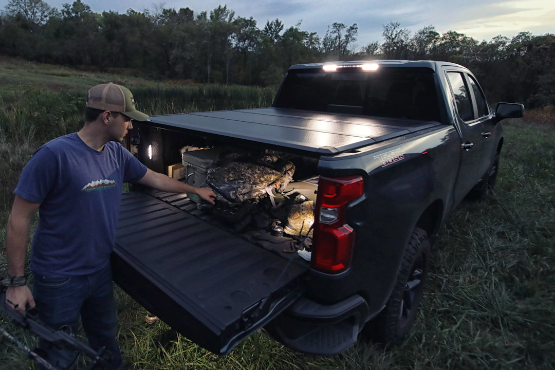 Product of Leer HF350M 631346 Tonneau Cover 