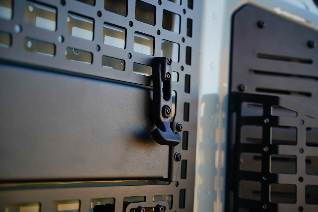 Dv8 Offroad Mpbr-02 Molle Cargo Panel||2021-2023-Ford-Bronco-Tailgate-Molle-Panel_Installed-04.Jpg||94||dv8mpbr02||1628101